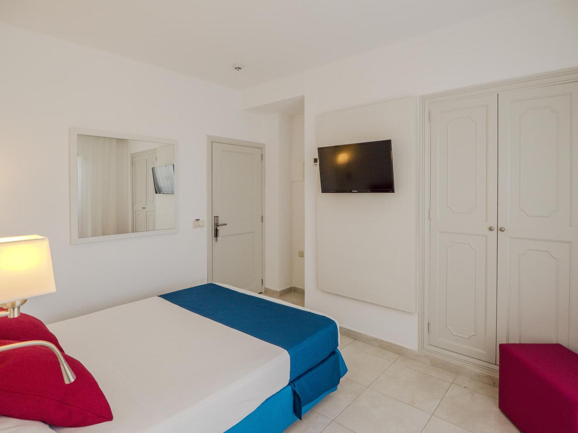 Hotel La Santa Maria Кала-Мільор Екстер'єр фото