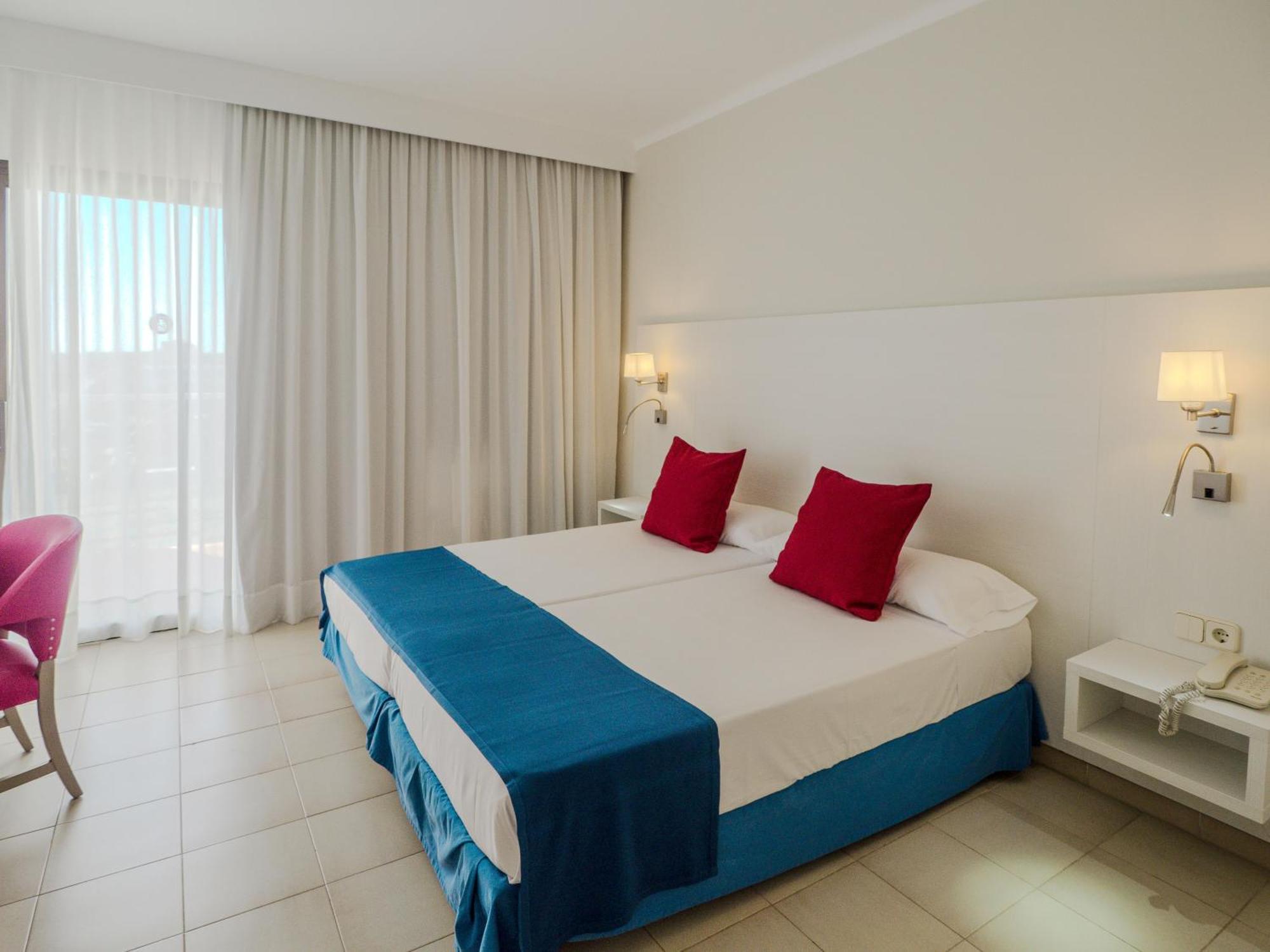 Hotel La Santa Maria Кала-Мільор Екстер'єр фото